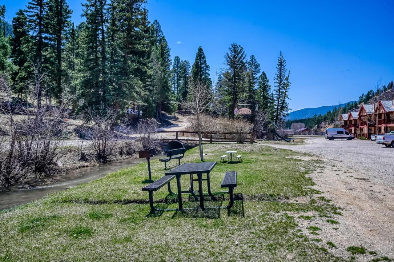 Creekside Serenade Red River Bagian luar foto